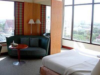 Rachaphruk Grand Hotel Nakhon Ratchasima Bagian luar foto